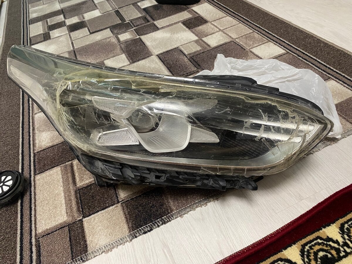 Киа к3 передний правый фара родной