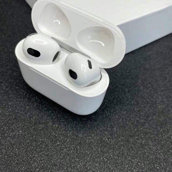 AirPod 4