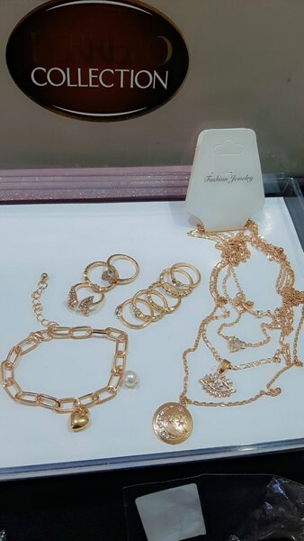 matel jewellery set