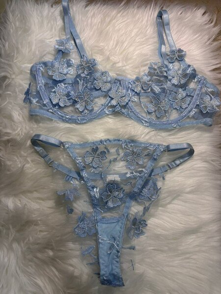 Ensemble de lingerie en dentelle