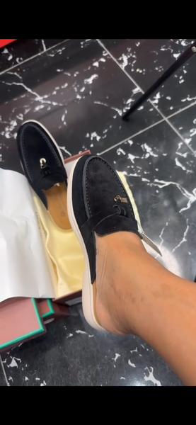 Mocassins en daim noirs élégants