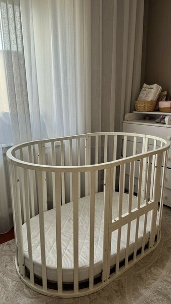 Детская кроватка с матрасом