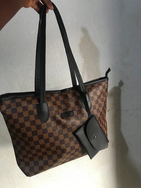 Stylish Checkered Tote Bag