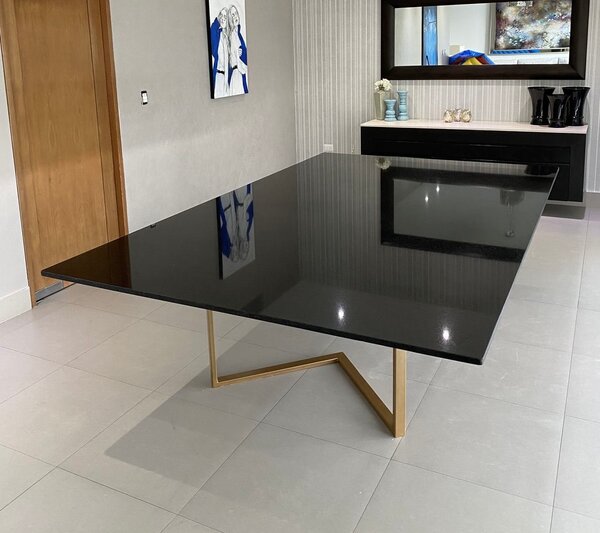 Table en verre noir moderne