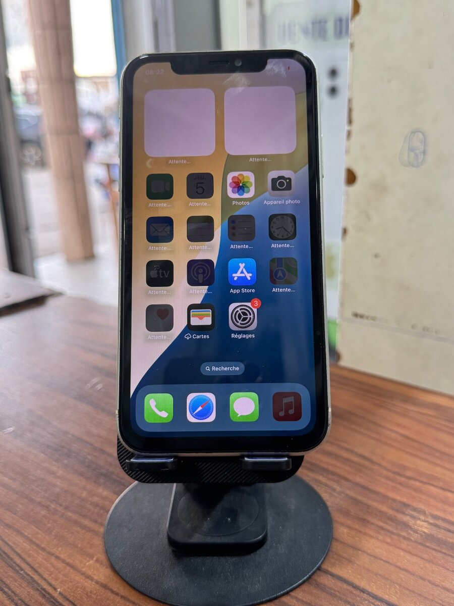 iPhone 11 64gb ( vendu avec reçu )