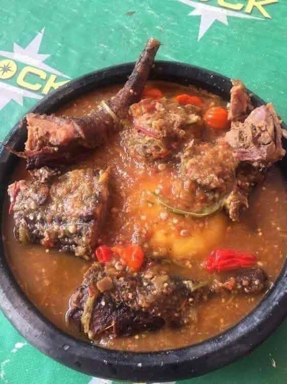 Foutou viande brousse aubergin