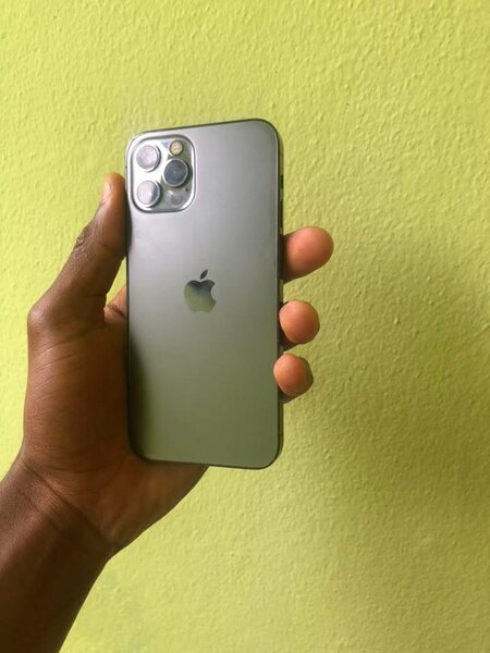 iPhone 12 Pro Max Gris sans id