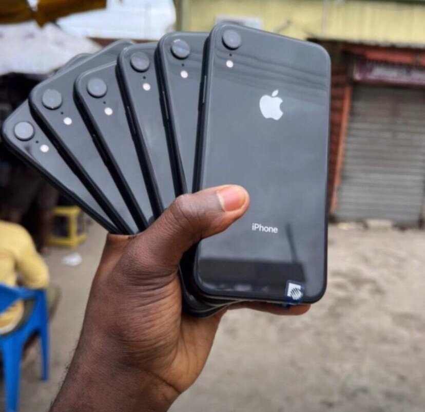 iPhone  X and iPhone XR