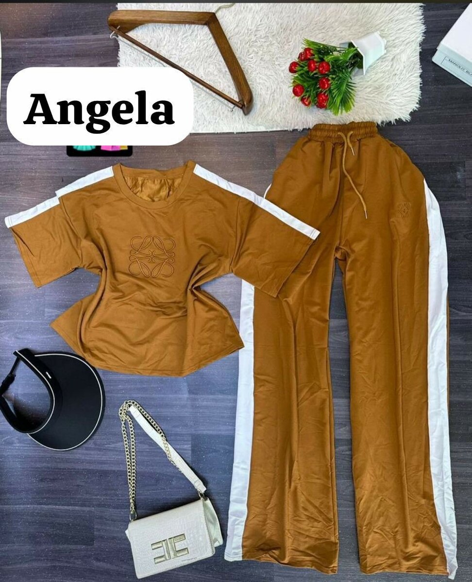 Chic ensemble disponible