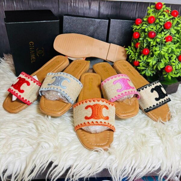 Sandales d'été en raphia coloré