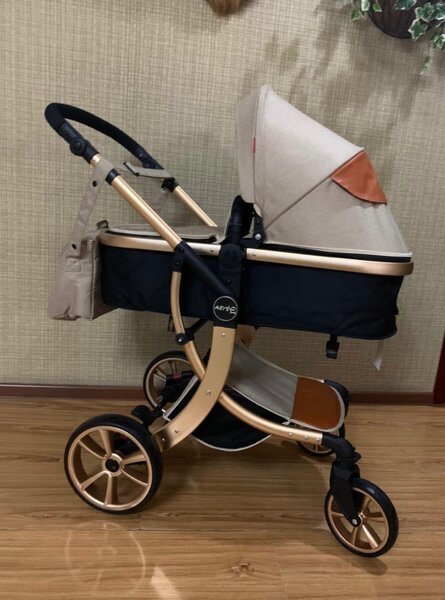 Продаю детскую коляску! Состояние идеальное! Очень удобная и