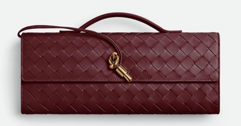 Pochette tressée élégante