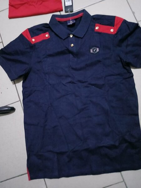 Polo homme élégant bleu marine