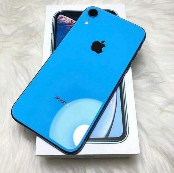 iPhone Bleu avec Boîte