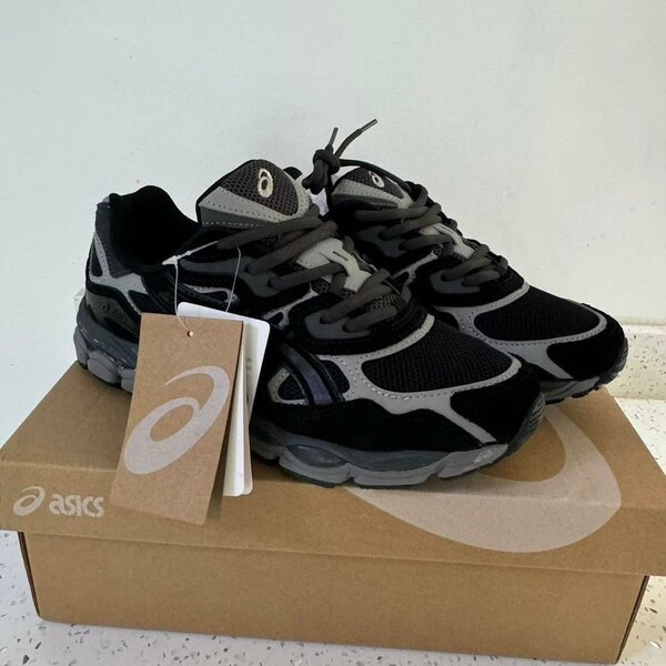 Chaussures de course Asics élégantes