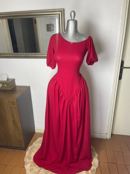 Robe rouge élégante