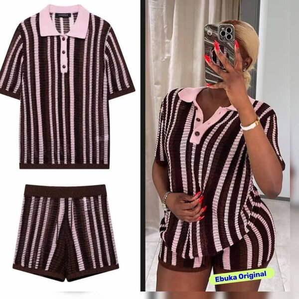 Tenue rayée décontractée