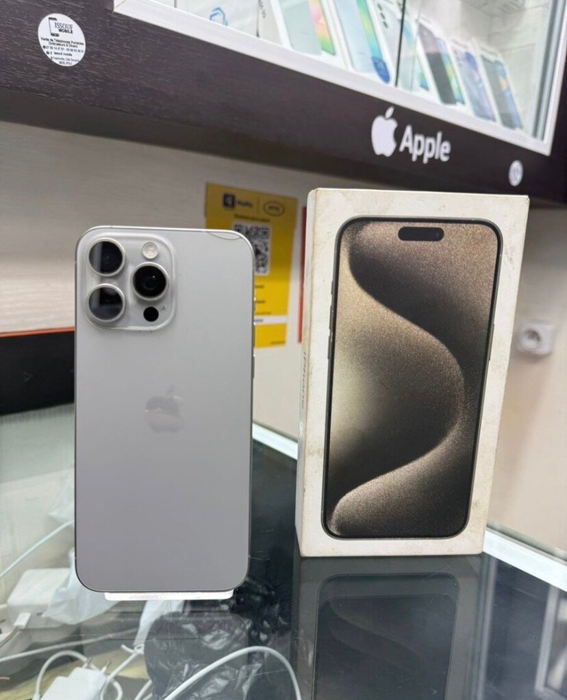 iPhone 15 Pro Max 374 Go