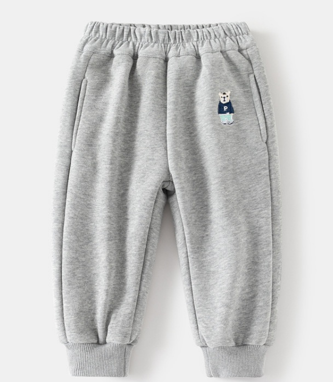 Наши спортивные штаны с начёсом – идеальный выбор для холодного времени года! ❄️ Они мягкие, тёплые и отлично подходят как для прогулок, так и для игр дома.