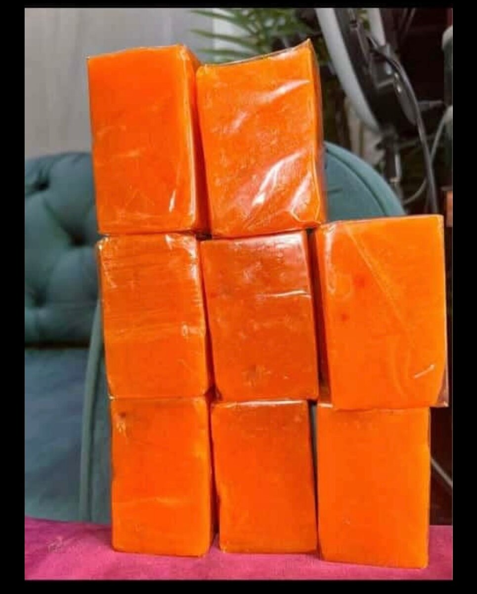 Savon artisanal coloré