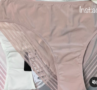 Базовый комплект с небольшим наполнителем и широким бесшовным поясом.