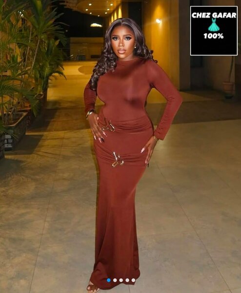 Robe longue marron élégante