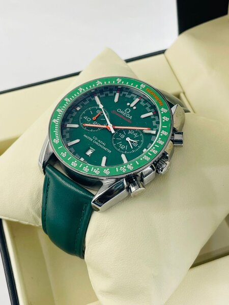 Montre Chronographe Vert Élégant