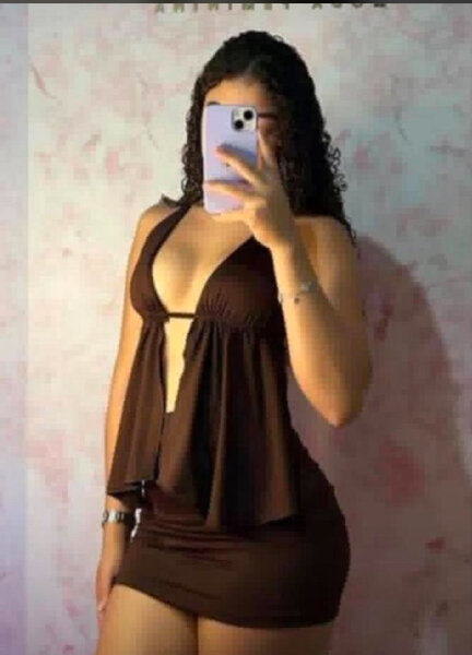 Robe moulante évasée