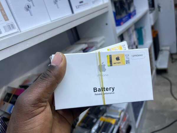 Batterys ,iPhone, Samsung , pixel all models in stock