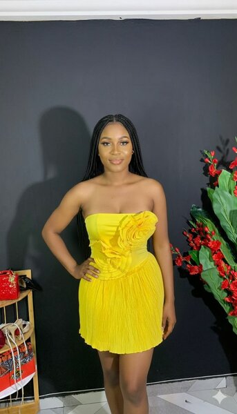 Robe bustier jaune élégante