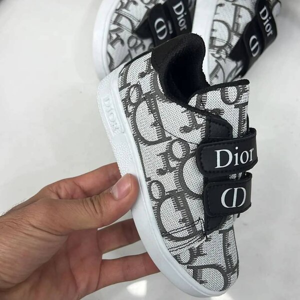 Unisex sneakers for boys and girls