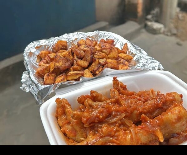 Poulet épicé avec plantains