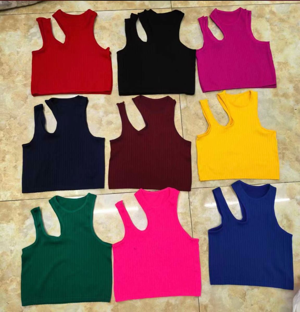 Débardeurs colorés pour femmes
