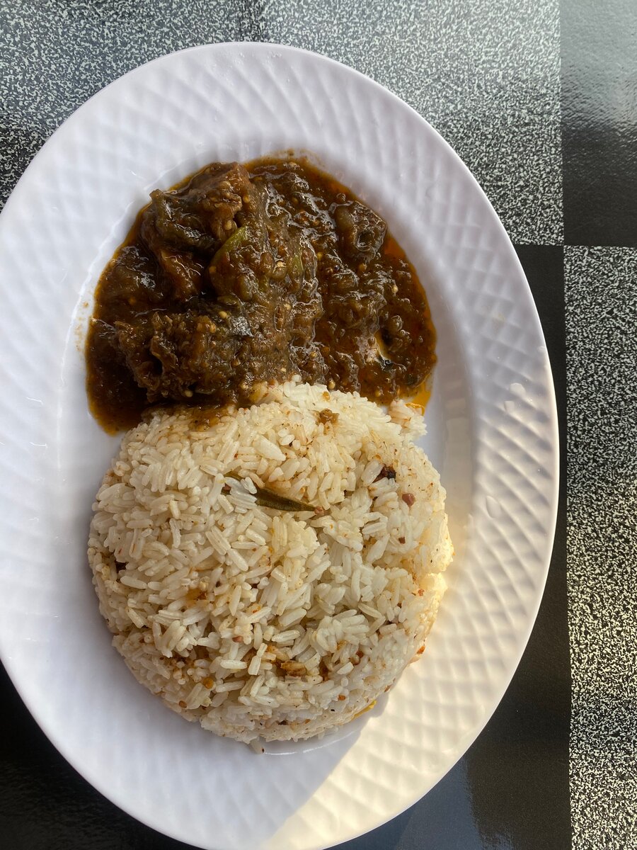 Assiette repas africain varié