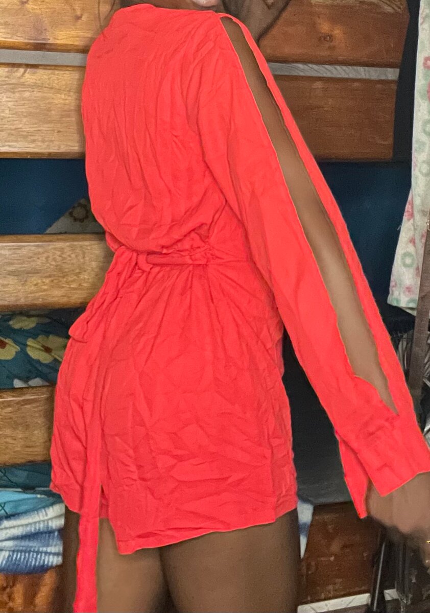 Combinaison rouge élégante