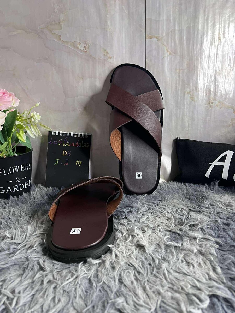 Sandales croisées élégantes