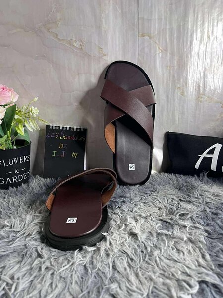 Sandales croisées élégantes