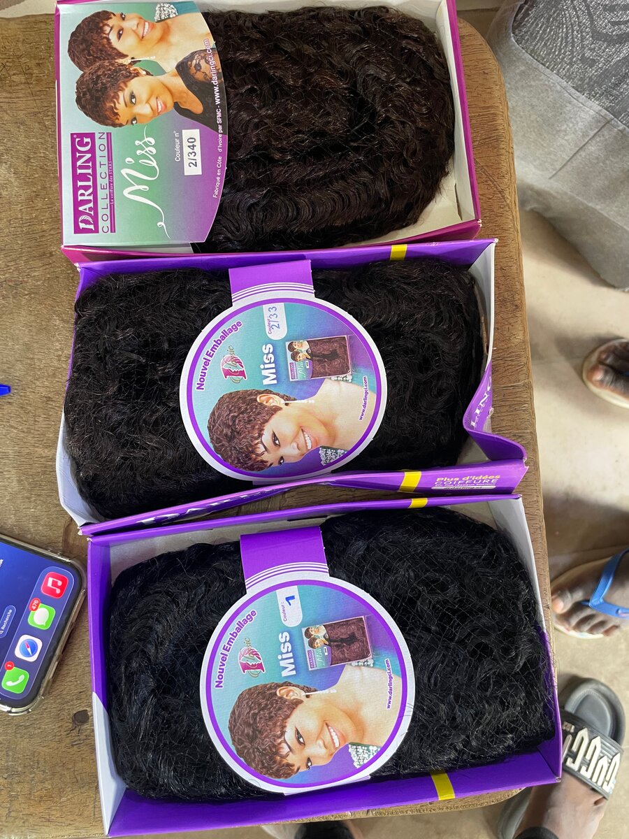 Perruques synthétiques Miss Darling