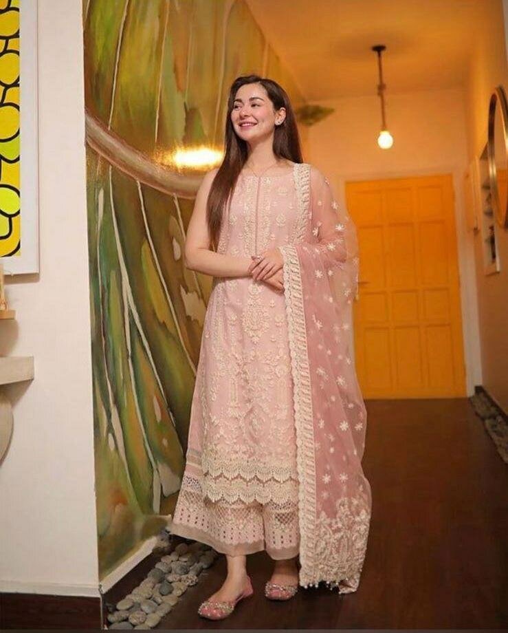 Heavy embroidery lawn 3 pc  dc free