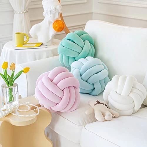 Knotted Throw pillow