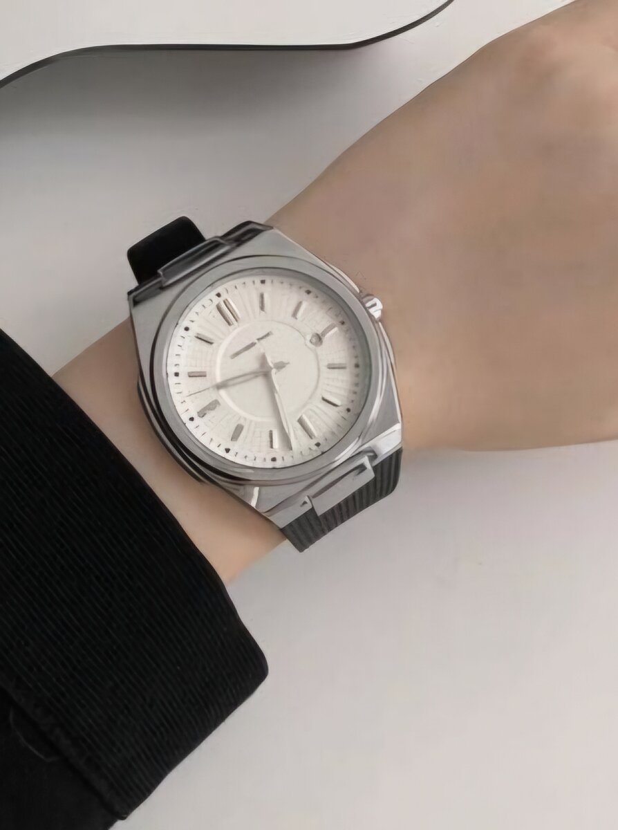 Montre Élégante Minimaliste Luxe