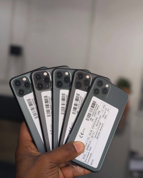 IPhone 11 Pro 64giga quasi neu