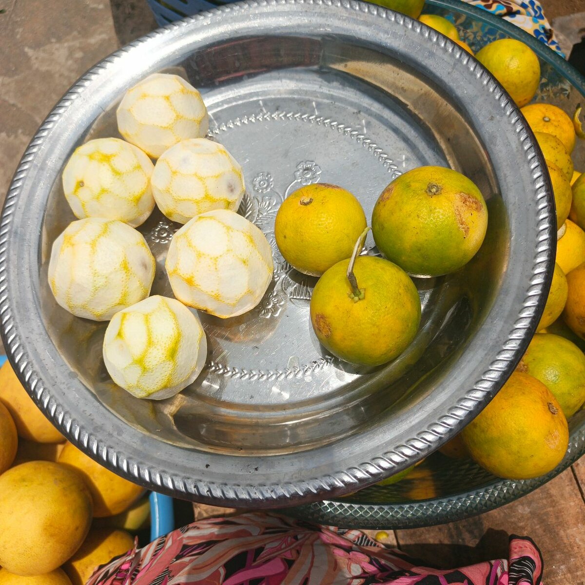 Oranges fraîches non pelées