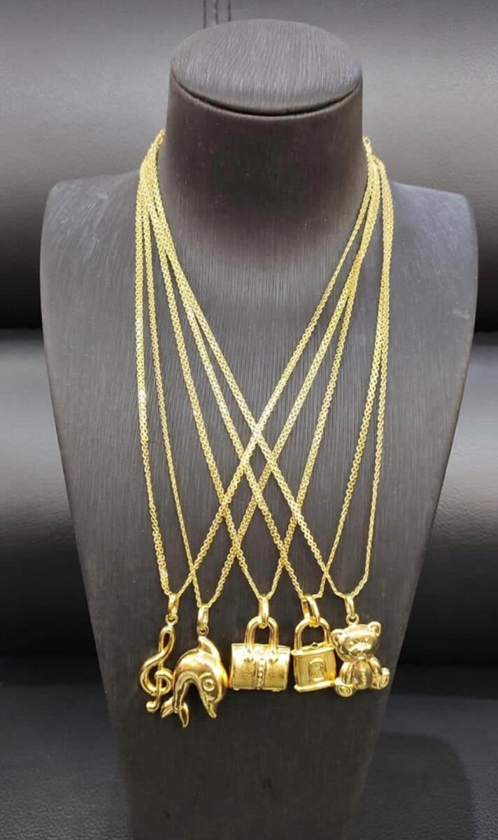 Italian gold necklace