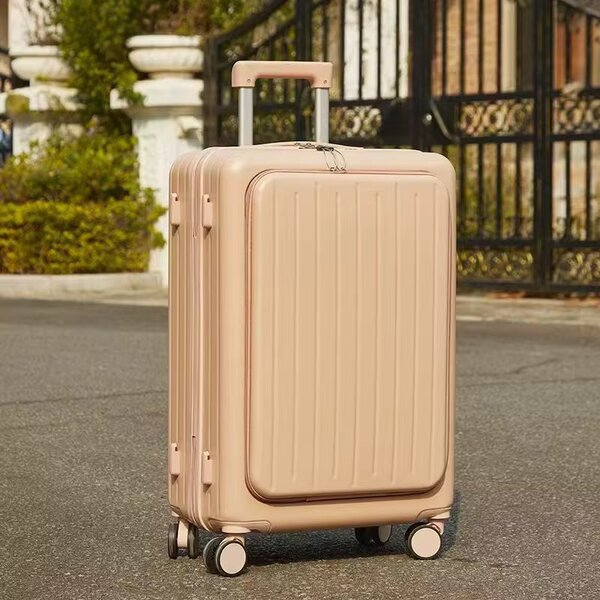 Smart Luggage with USB Port