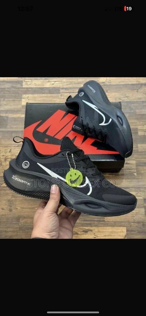NIKE ZOOMX