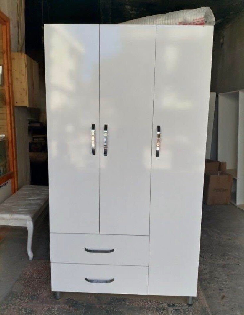 Armoire blanche moderne