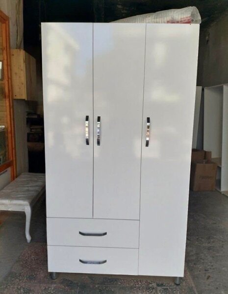 Armoire blanche moderne