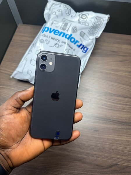 Used iPhone 11 64Gb now available on deal