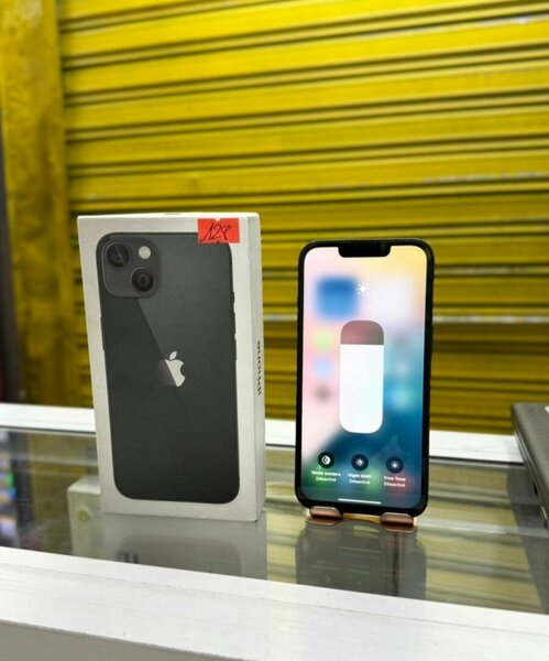 iPhone 13 simple